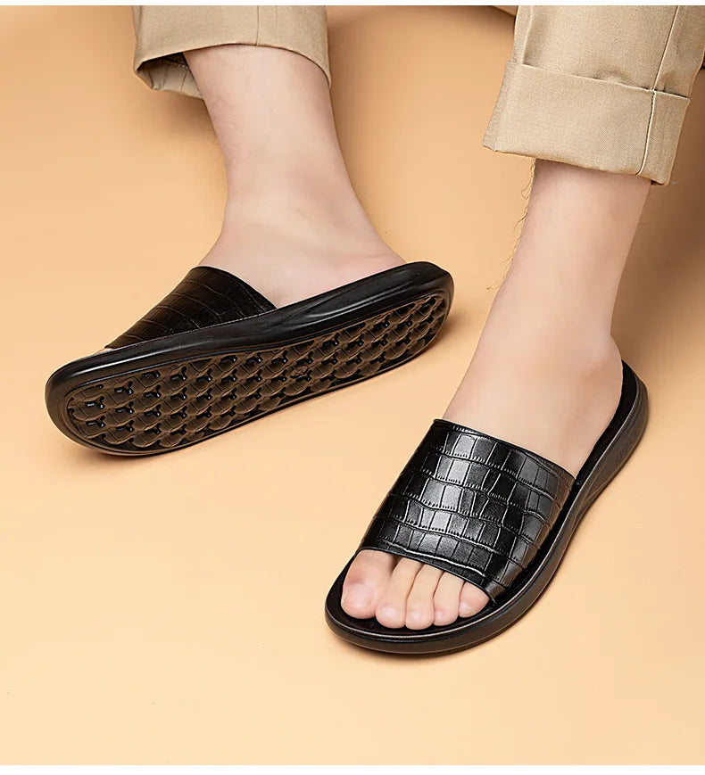 High-quality Casual Sandals for man Comfortable Man Sandal House Slippers Man Summer Shoes Mens Slipper Flip Flop Slides