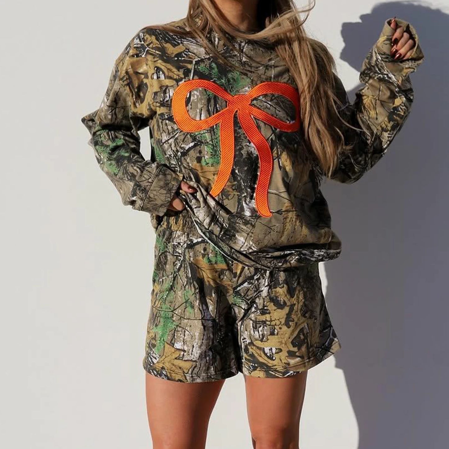 Women Fashion Workout Outfits Bow Embroidery Camouflage Long Sleeves Sweatshirts and Elastic Shorts for Activewear Tracksuits
