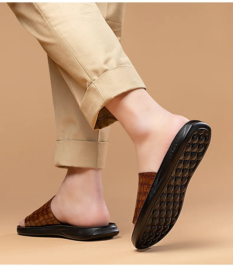 High-quality Casual Sandals for man Comfortable Man Sandal House Slippers Man Summer Shoes Mens Slipper Flip Flop Slides